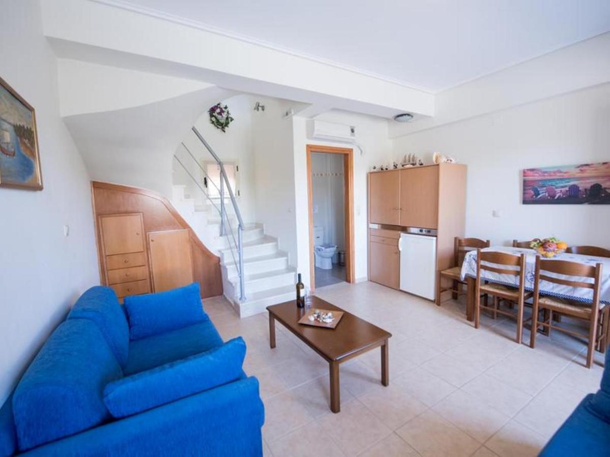 Manoleas Villas - Apartment 2 Stoupa Bagian luar foto